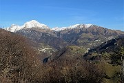 41 Vista sulla conca di Oltre il Colle con Corna Piana, Arera e Grem